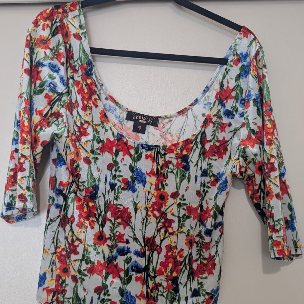 Like New 90s inspired Floral Velvet Peridot Crop Top, 1x